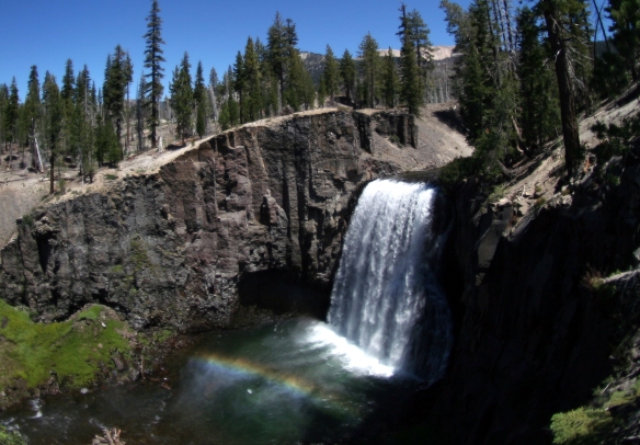 Rainbow_fall_at_Devils_Postpile_National_Monument